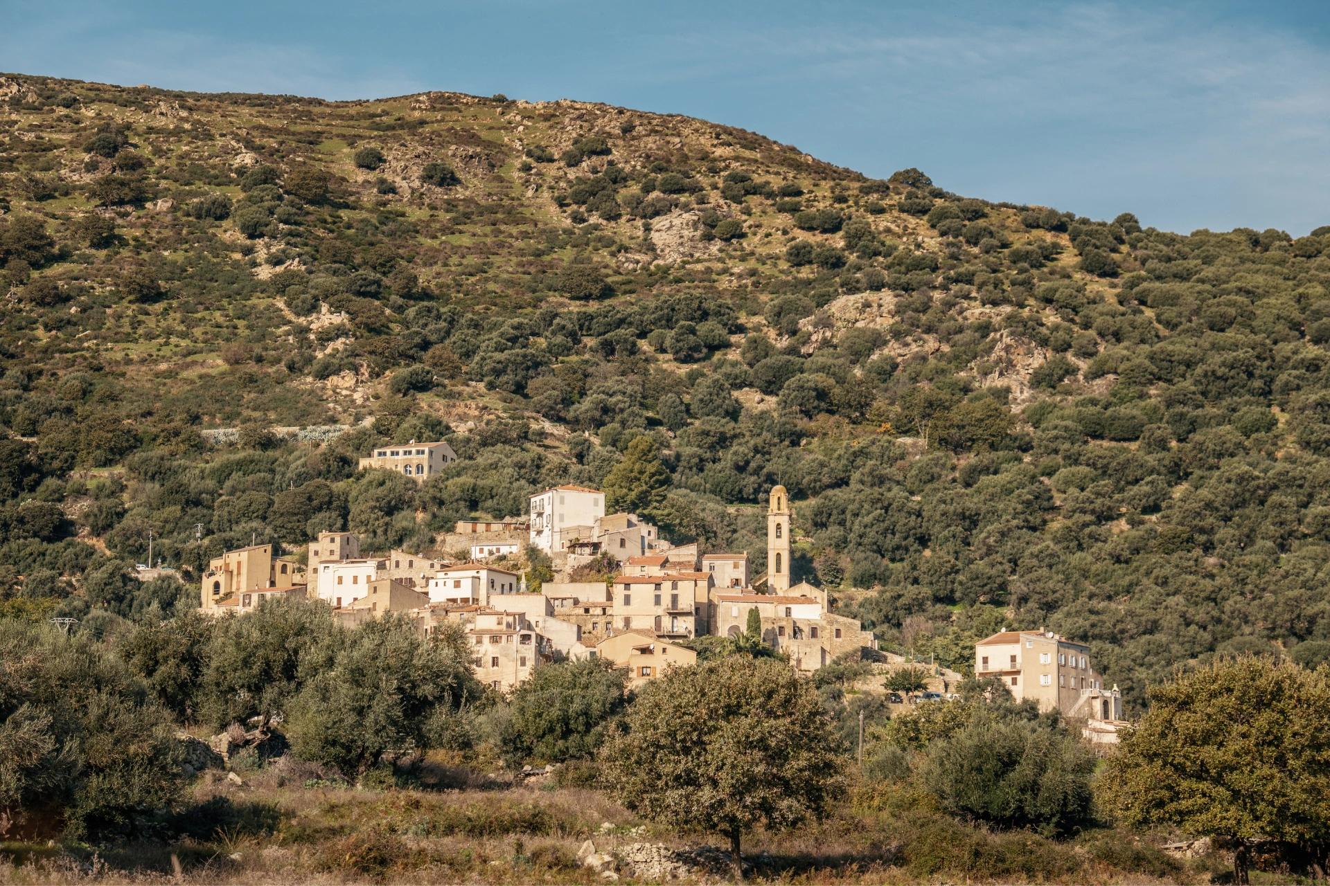 Village de Balagne proche de l'hôtel San Andrea entre Calvi et Île Rousse