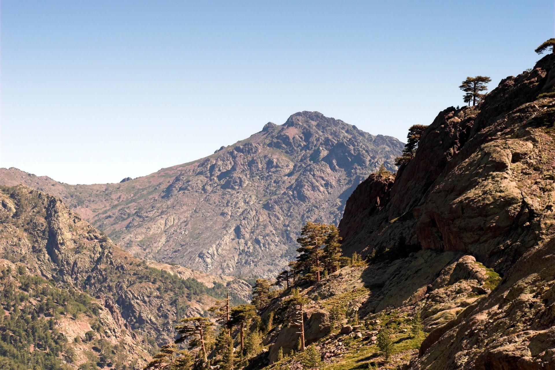 Paysage montagneux de l'arrière-pays de Balagne à proximité de l'hôtel San Andrea 
